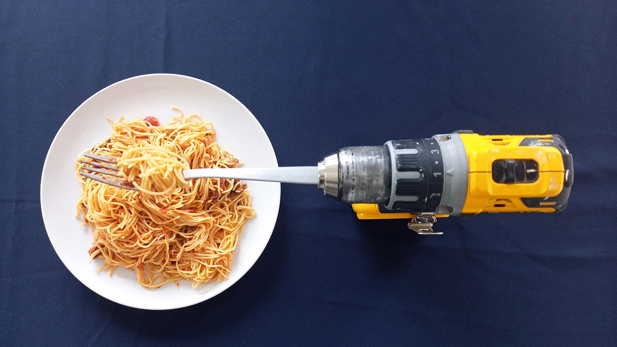 Camille Cireddu, Pasta Motorizzato Pour manger des spaghettis sans se fouler le poignet, "Serial Design" © Camille de Singly