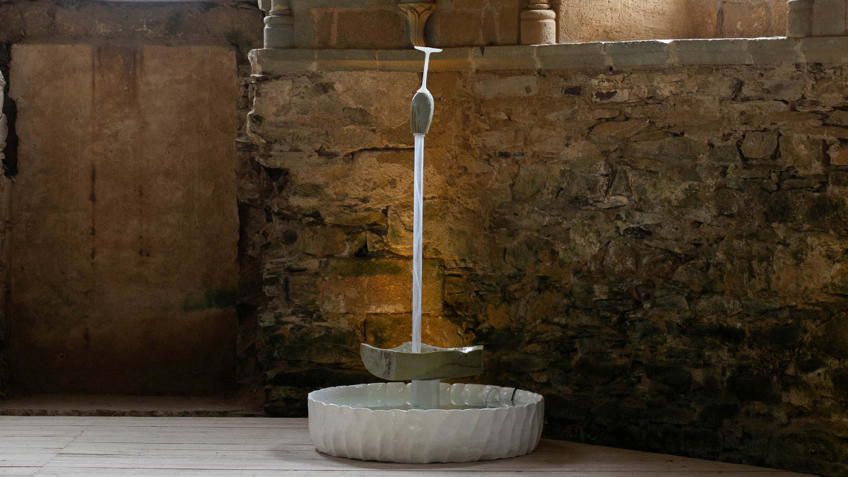 Lena Brudieux Open spaces (fontaine 2, l’odeur de l’accident), 2022 160 x 80 x 80 cm